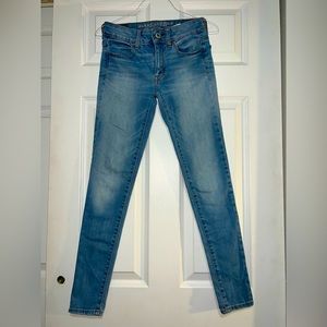 American Eagle super stretch light wash jeggings size 0.